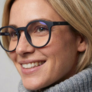 computer eyewear zastitne naocare za kompjuter Edge Crne model zena side